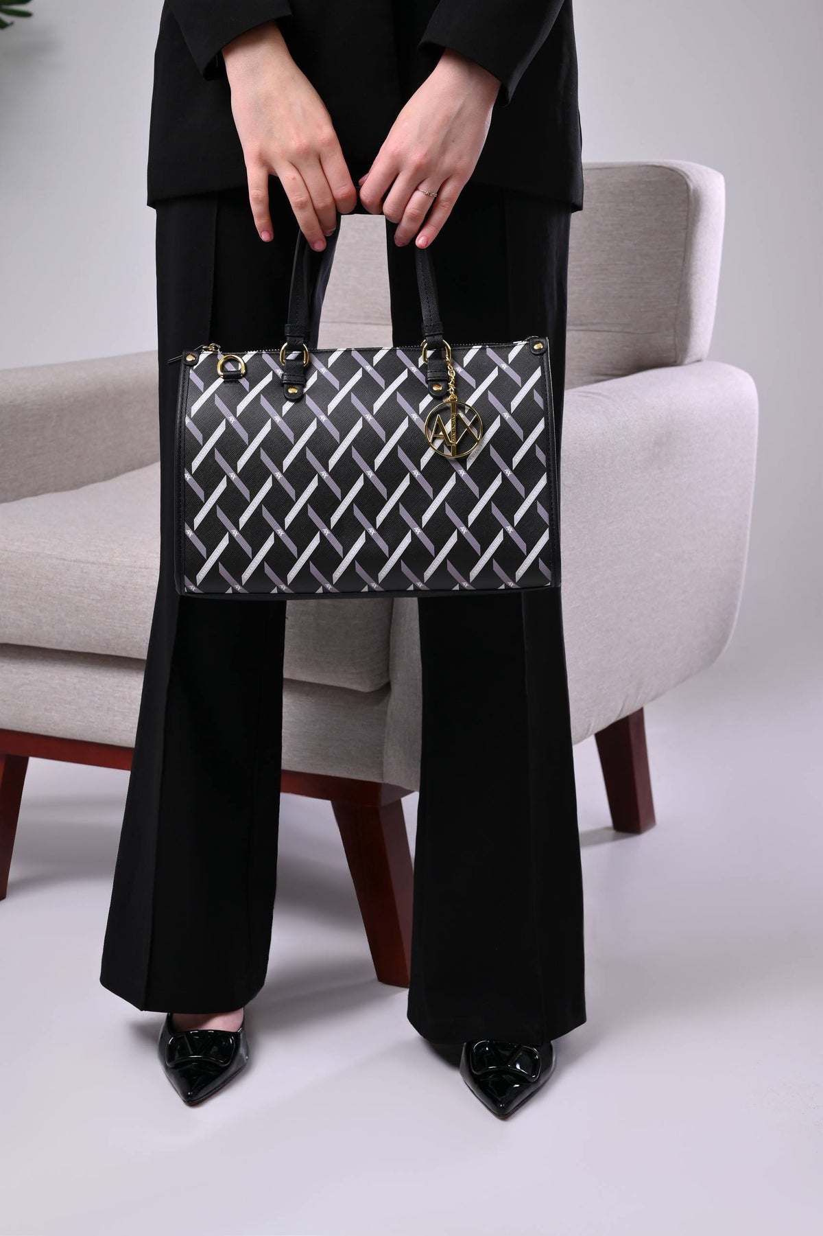 Armani Exchange Logo Graphic Tote Bag Black