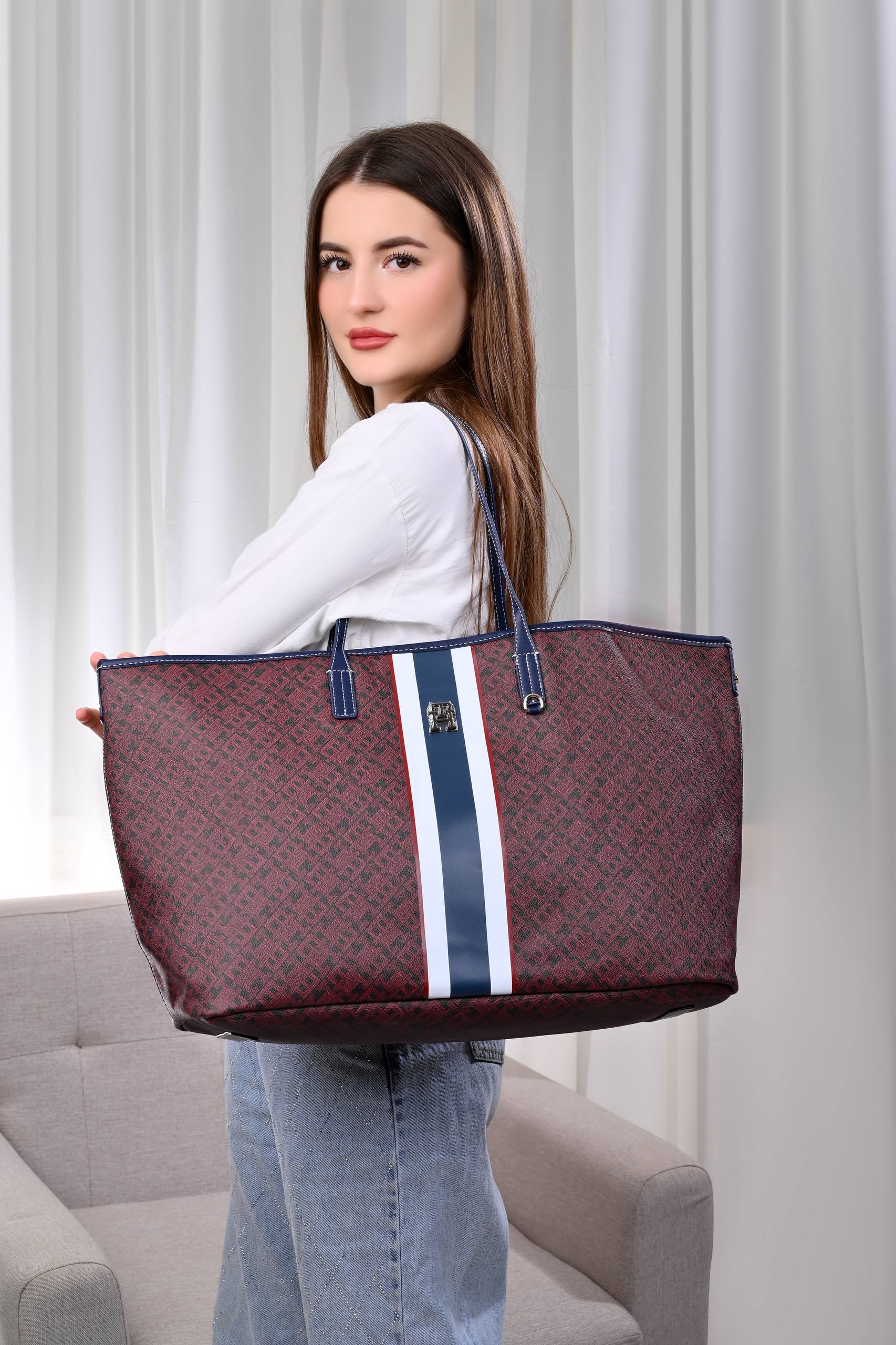 Tommy Hilfiger TH Monoplay Tote Bag And Pouch Burgundy