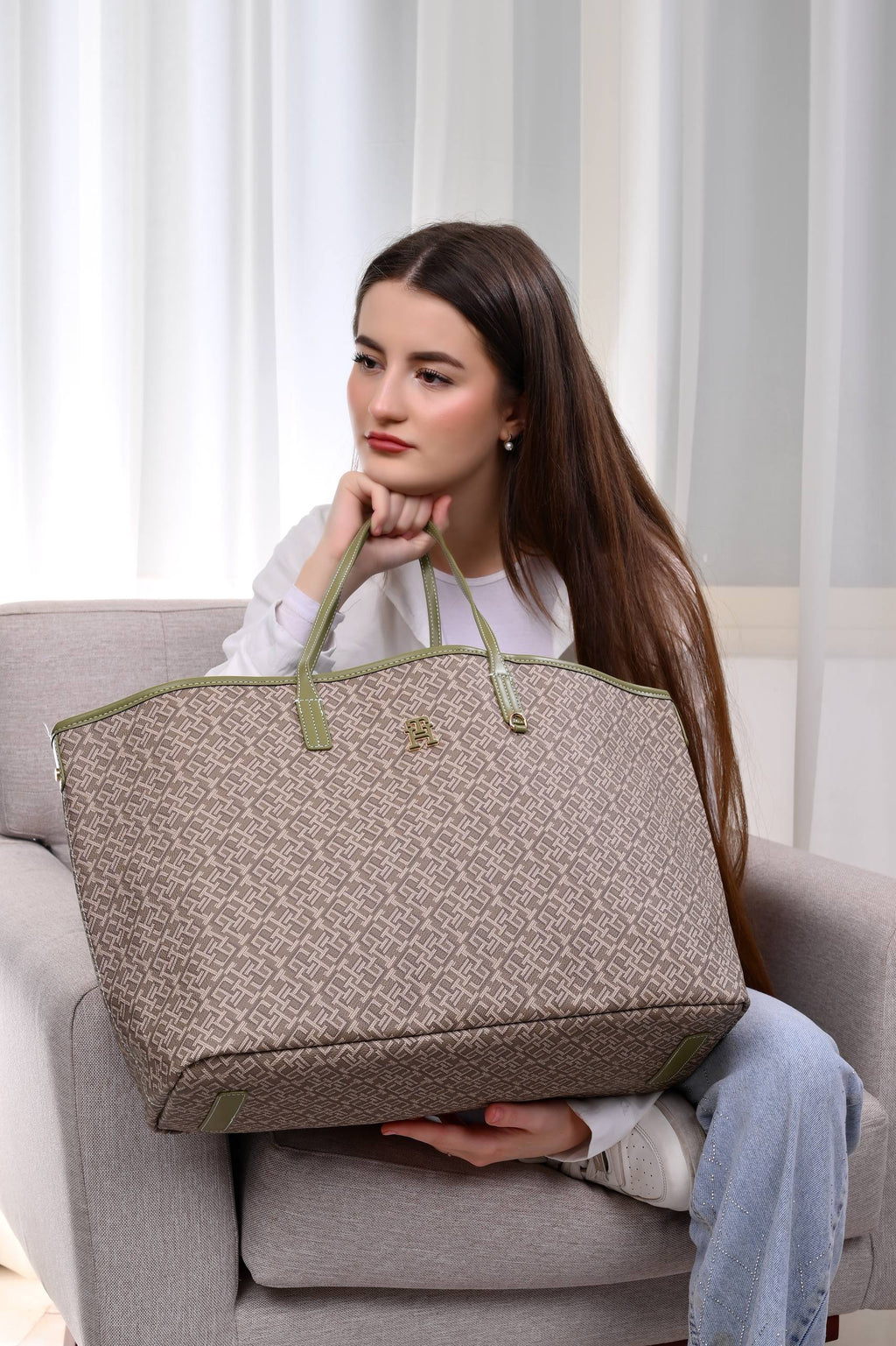 Tommy Hilfiger TH Monoplay Tote Bag And Pouch Olive Color