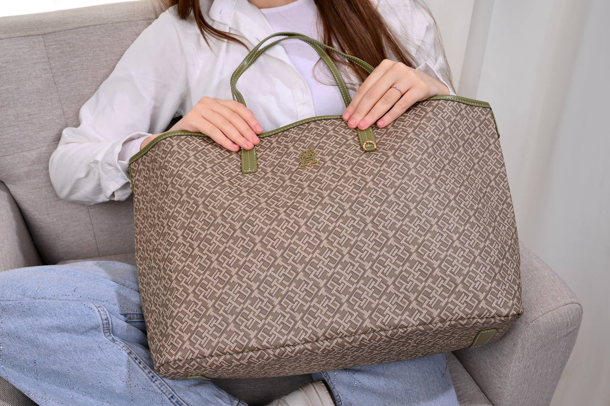 Tommy Hilfiger TH Monoplay Tote Bag And Pouch Olive Color