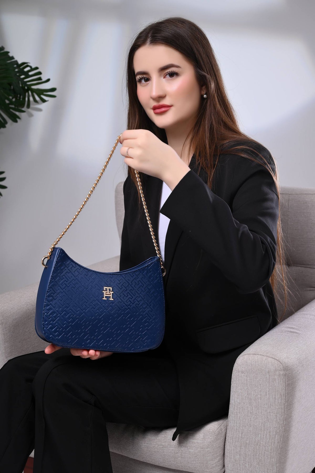 TOMMY HILFIGER TH Textured Shoulder Bag Blue TB308