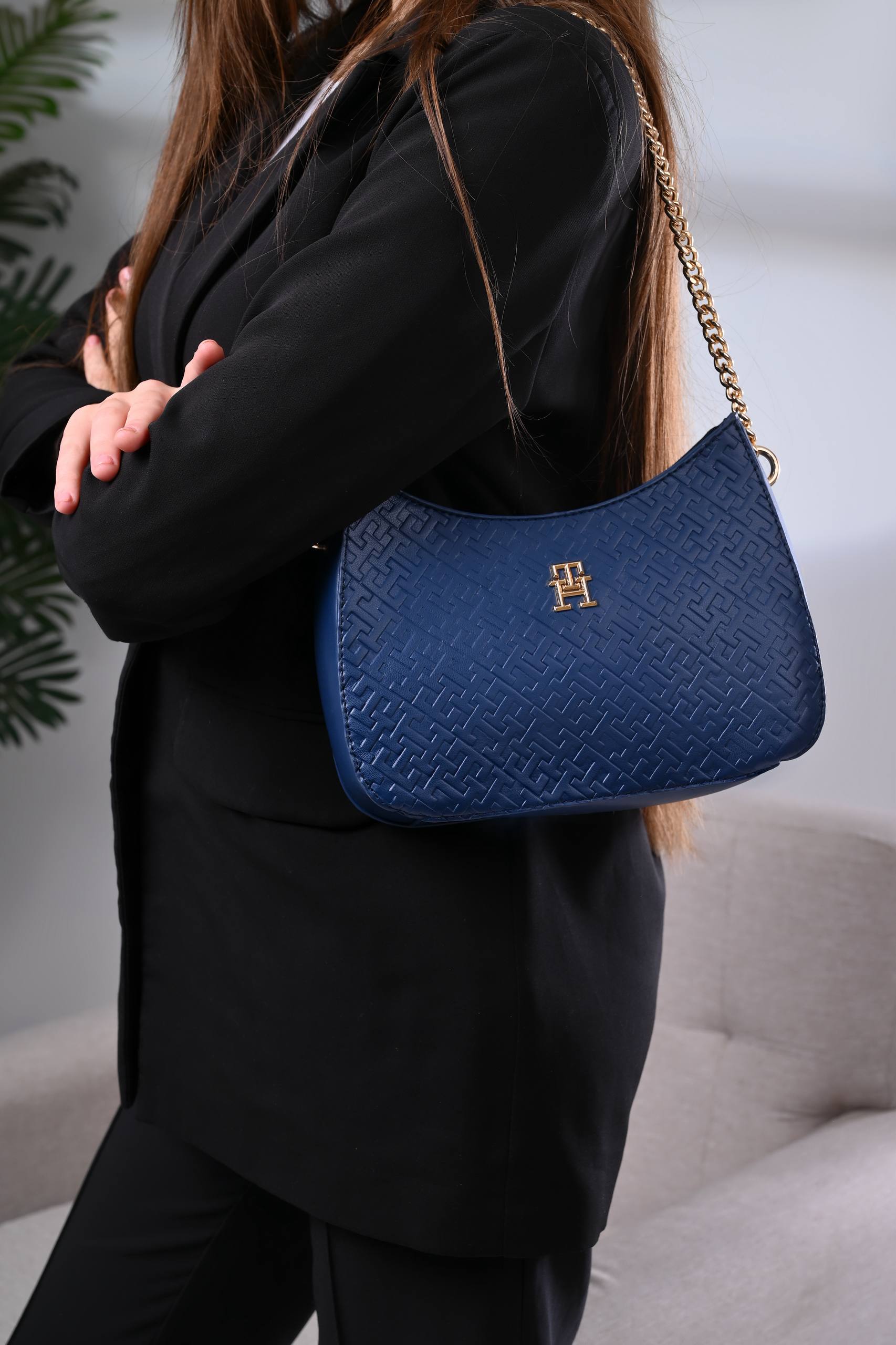 TOMMY HILFIGER TH Textured Shoulder Bag Blue TB308