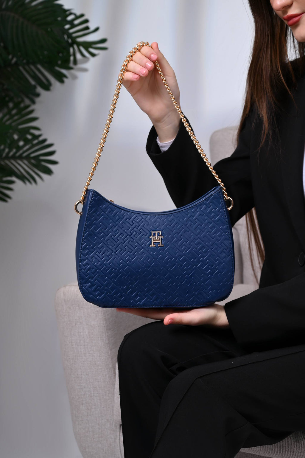TOMMY HILFIGER TH Textured Shoulder Bag Blue TB308