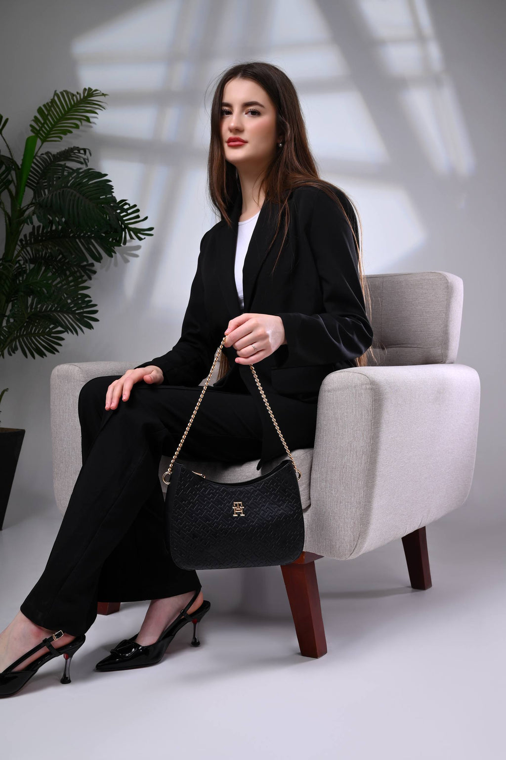 Tommy Hilfiger TH Textured Shoulder Bag Black TB304
