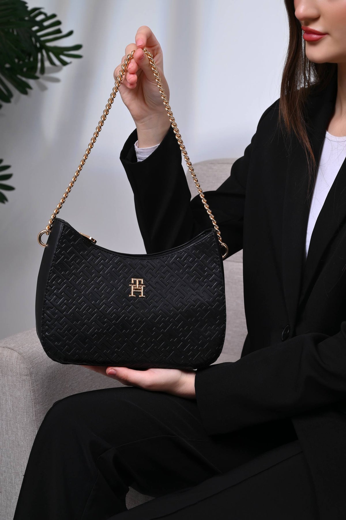 Tommy Hilfiger TH Textured Shoulder Bag Black TB304