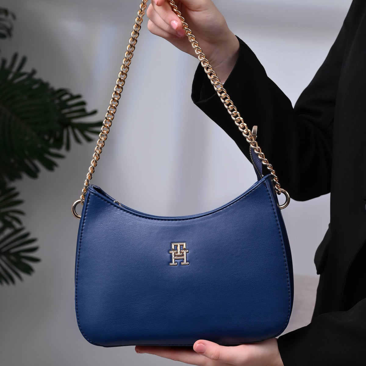 Tommy Hilfiger LOGOTAPE SHOULDER BAG Navy