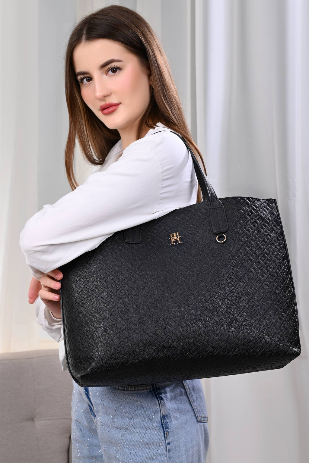 TOMMY HILFIGER TH Distinct Tote Mono Black