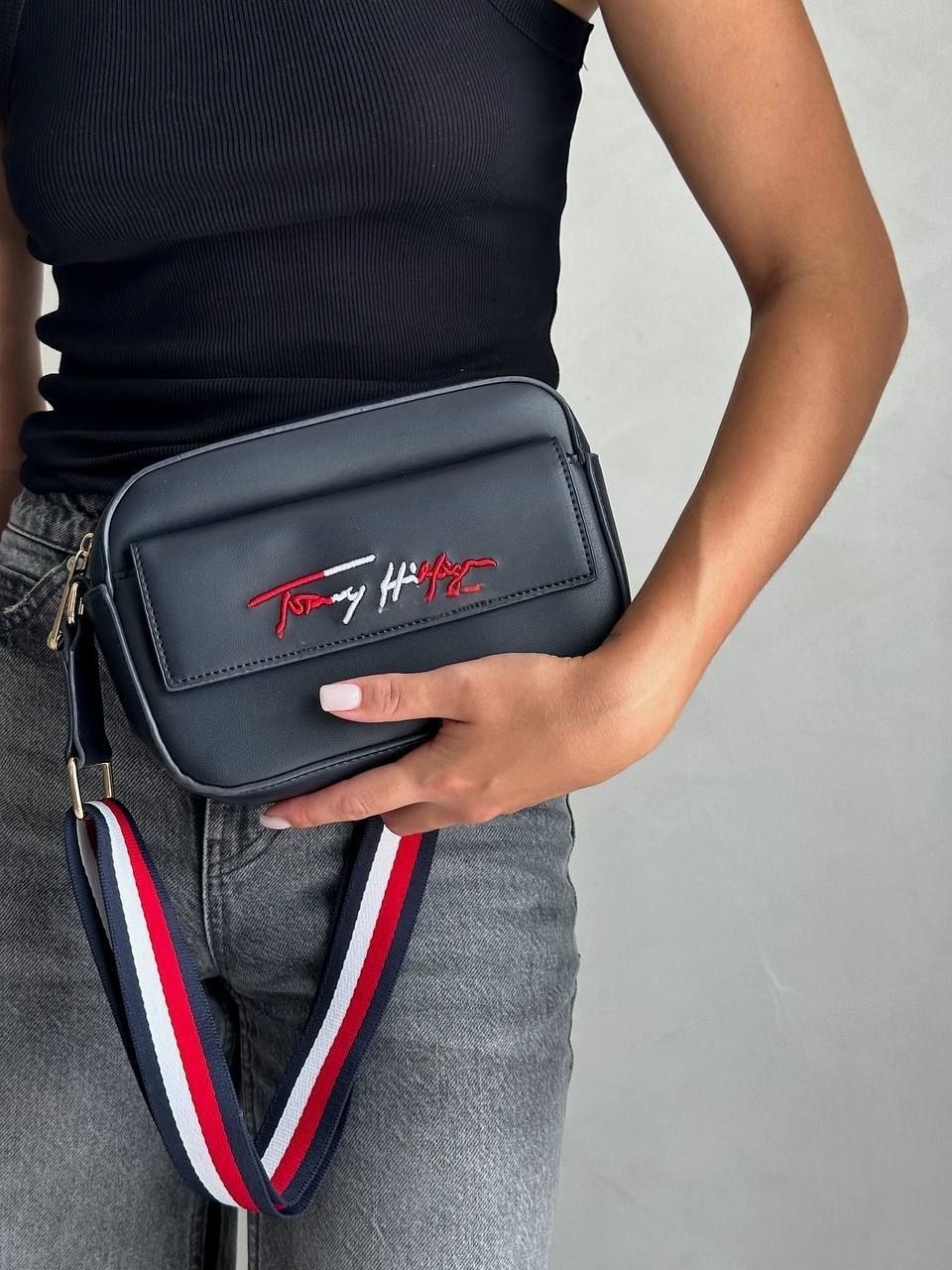 Tommy Hilfiger Blue Women Crossbody Bag Aw0Aw11073