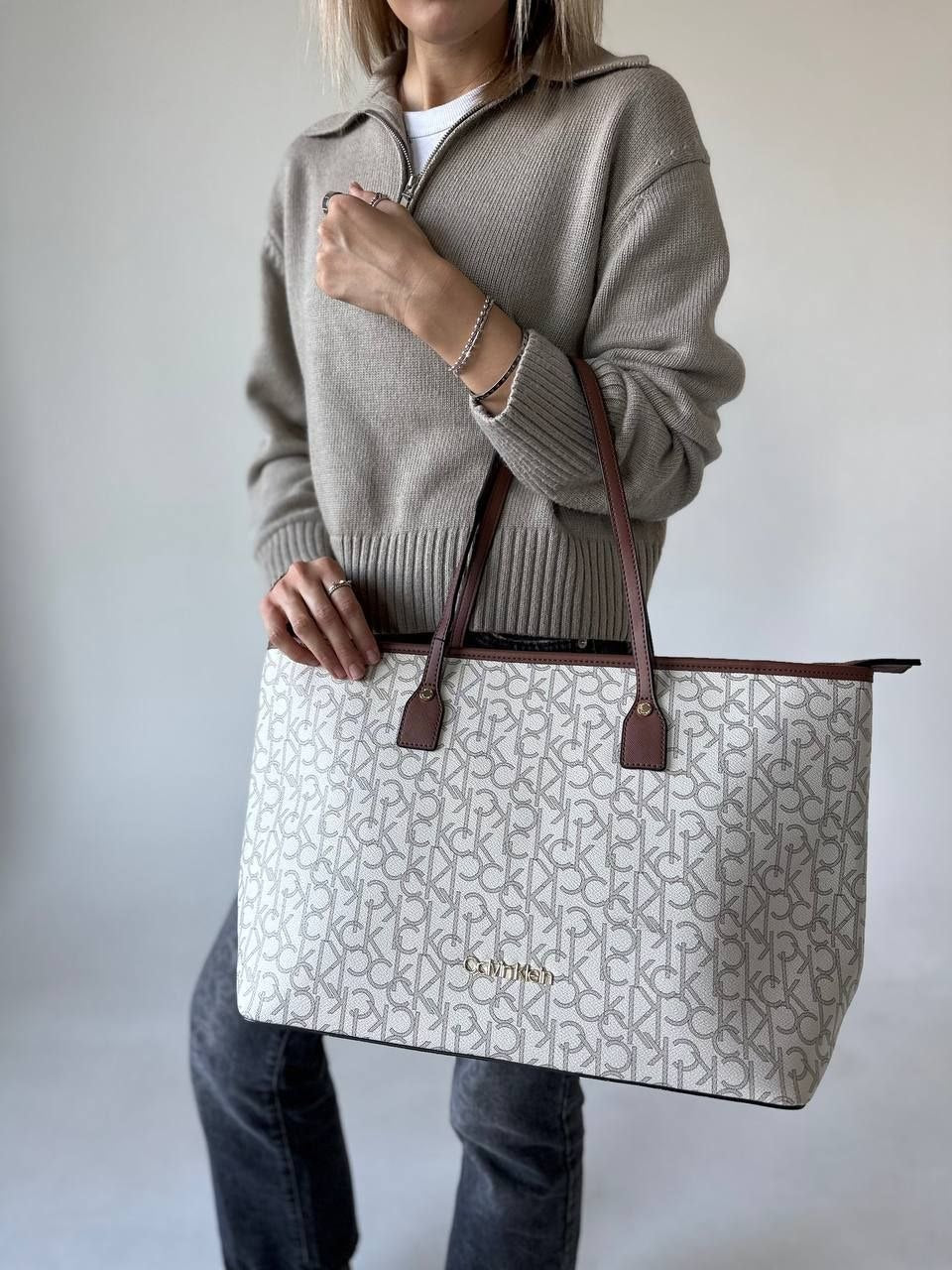 CALVIN KLEIN – White Women Shoulder Tote Bag