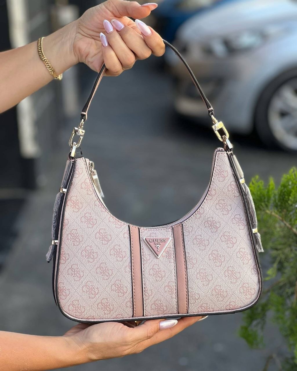 Guess Noreen 4G Logo Shoulder Bag Pink