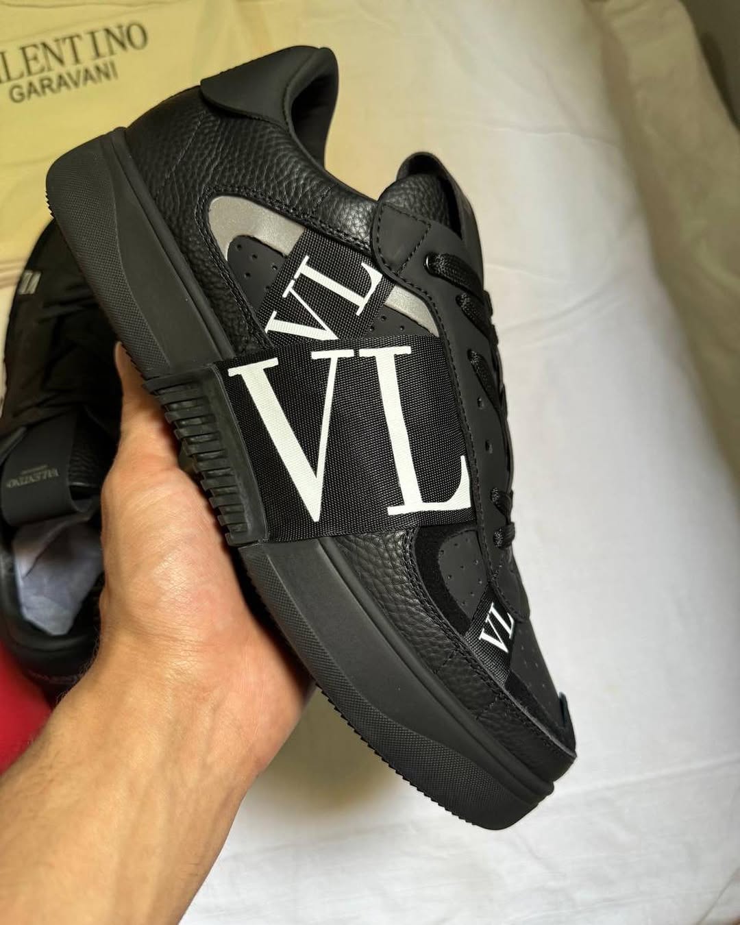 Valentino Garavani VL7N Black (Mirror)