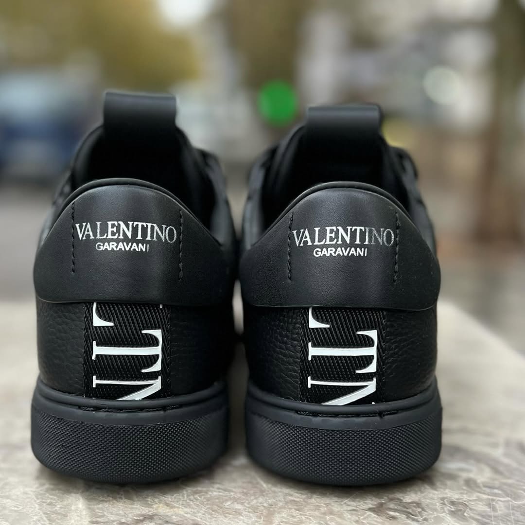 Valentino Garavani VL7N Black (Mirror)