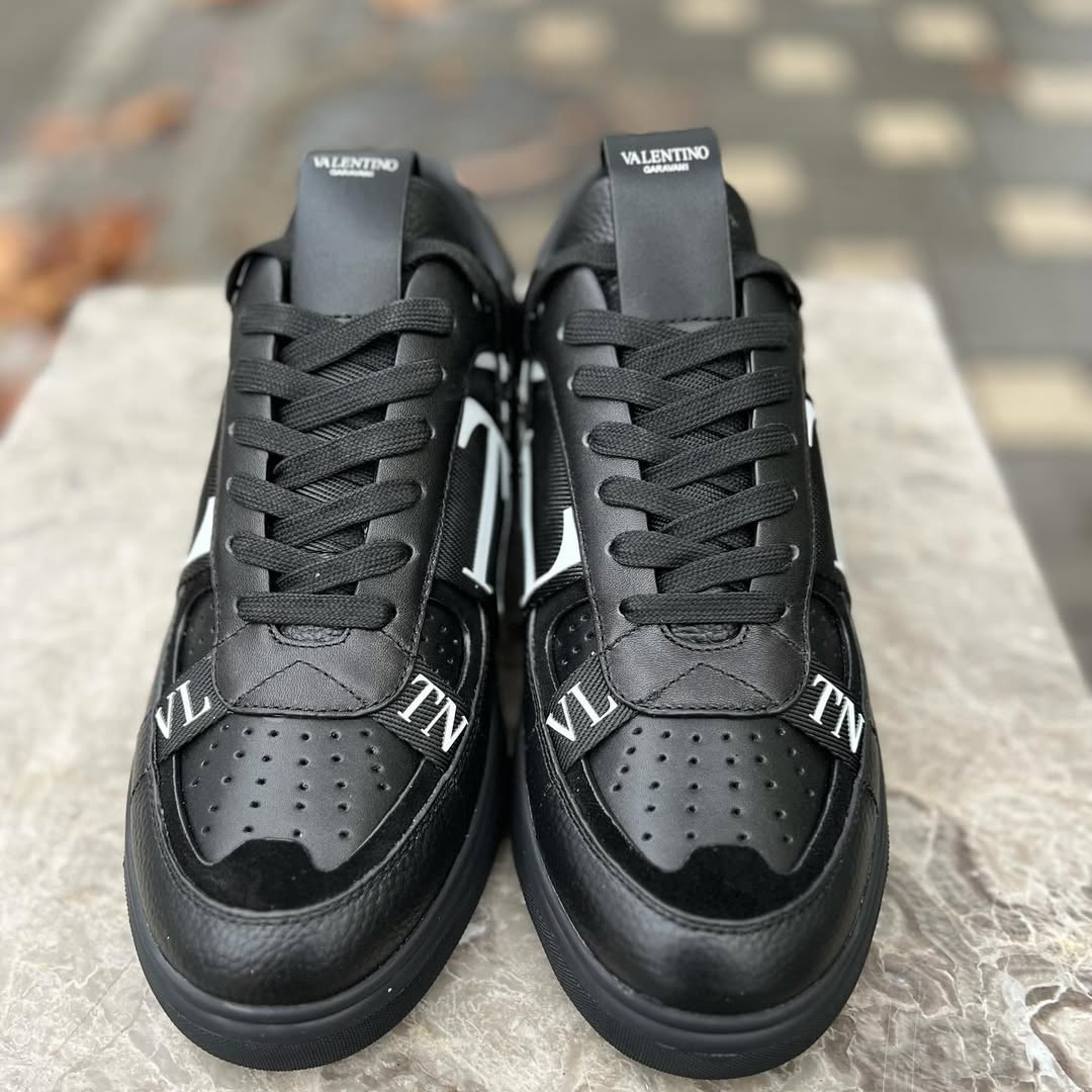 Valentino Garavani VL7N Black (Mirror)