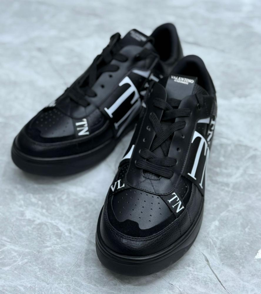 Valentino Garavani VL7N Black (Mirror)