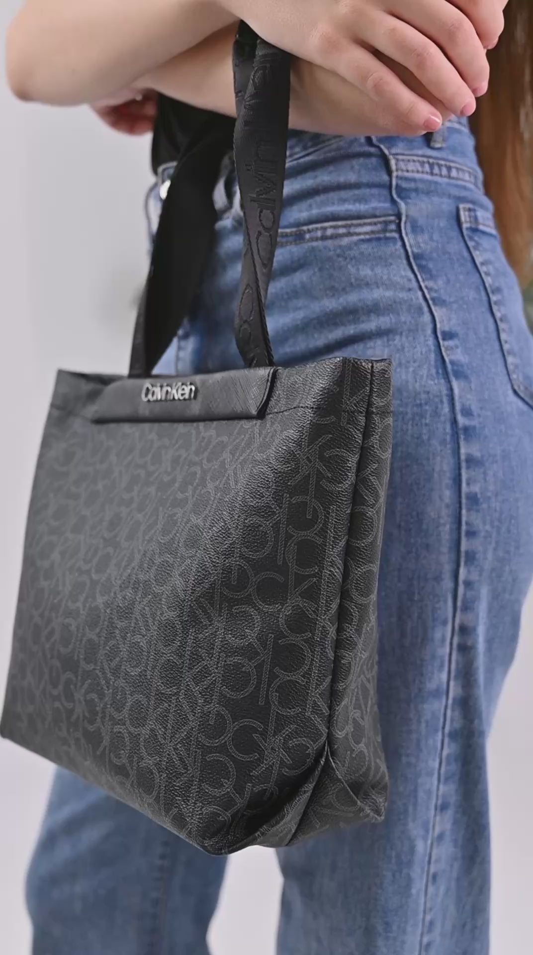 Calvin Klein MUST MEDIUM TOTE - Handbag - chanterelle mono jacquard Black