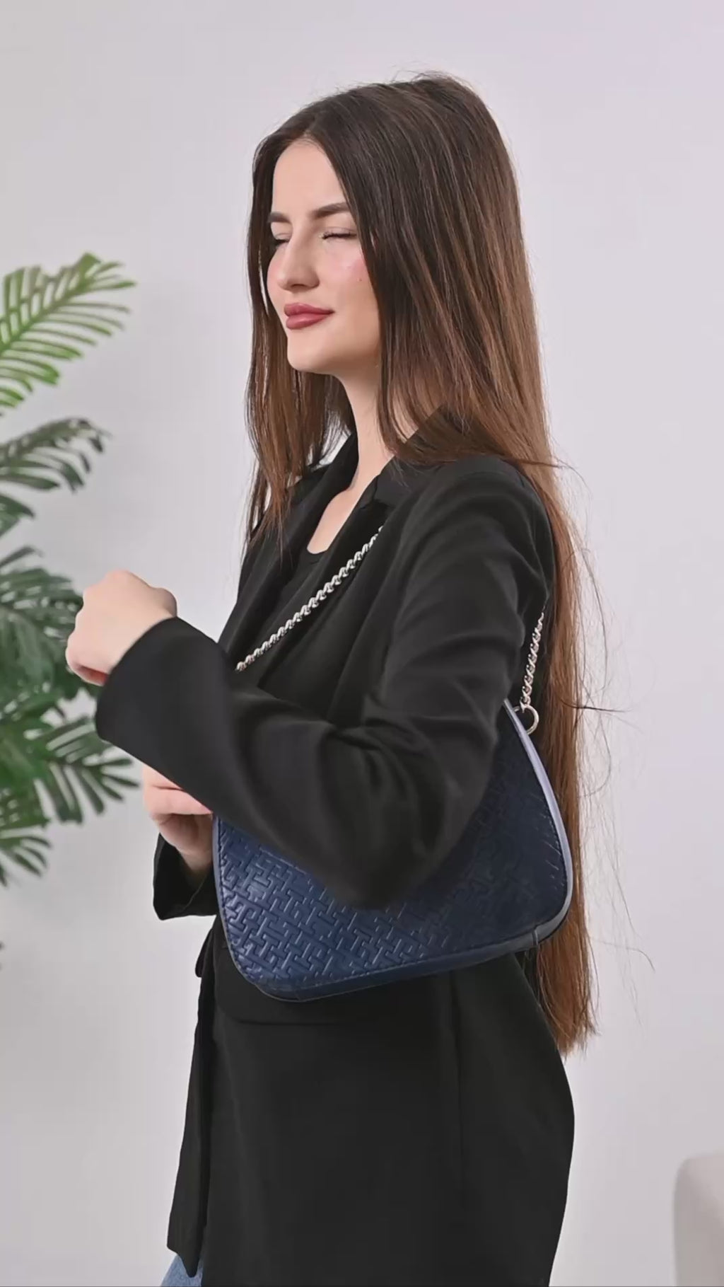 TOMMY HILFIGER TH Textured Shoulder Bag Blue TB308