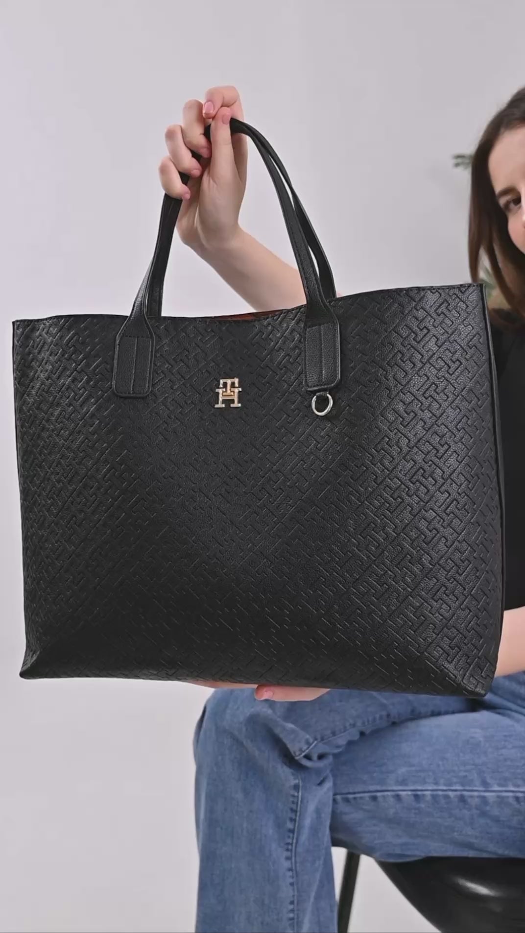 TOMMY HILFIGER TH Distinct Tote Mono Black