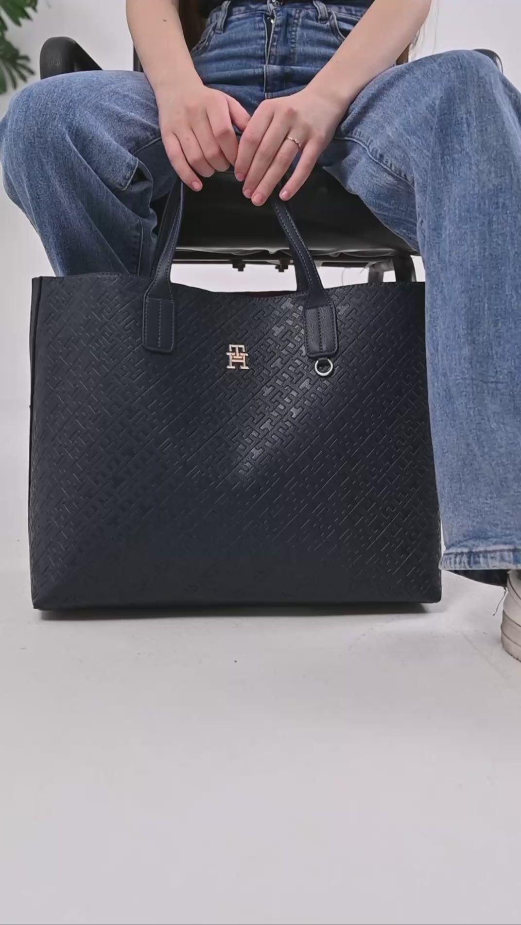 TOMMY HILFIGER TH Distinct Tote Mono Navy