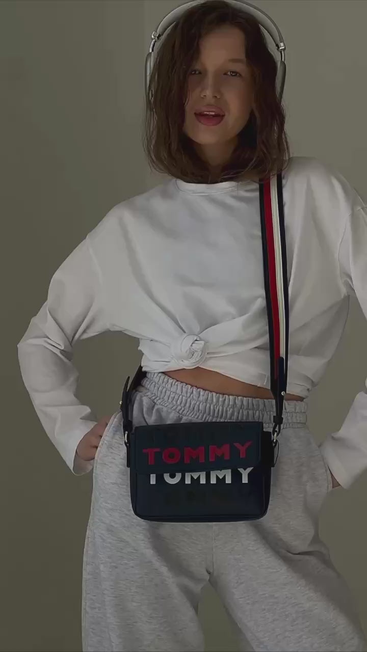 TOMMY HILFIGER HANDBAG TH Heritage Mini Crossover Tommy – Navy